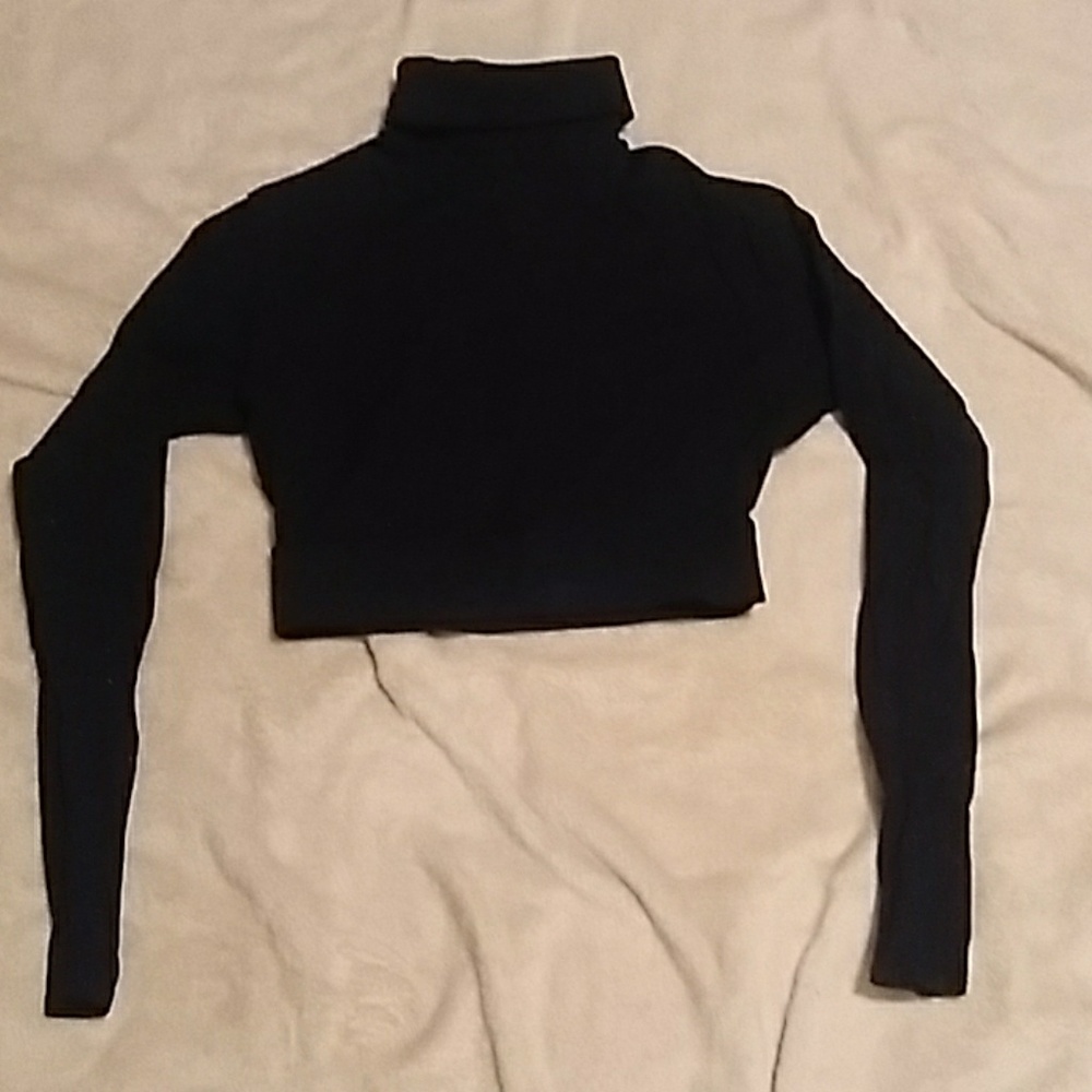 Cheer style crop turtleneck